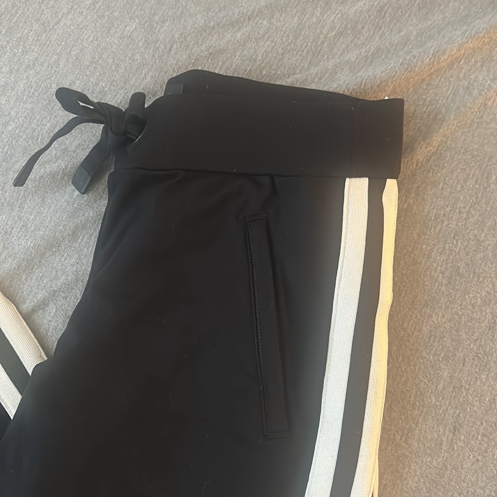 SOLD Athleta joggers in Size XXS - Picture 17 of 17